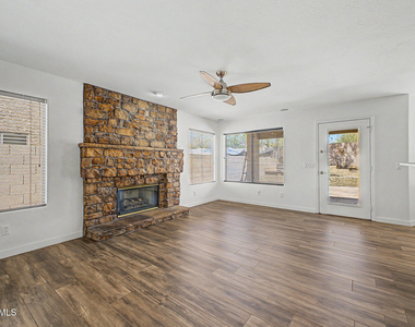 28433 N 47th Street - Photo Thumbnail 10
