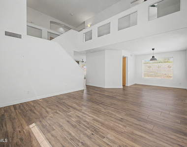 28433 N 47th Street - Photo Thumbnail 5