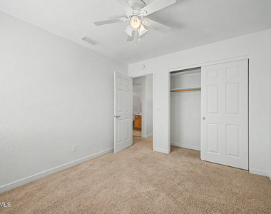28433 N 47th Street - Photo Thumbnail 28
