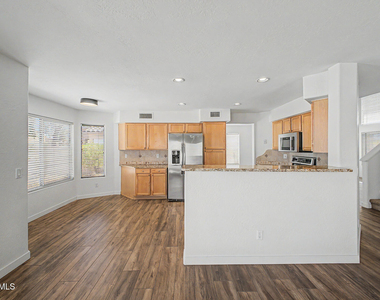 28433 N 47th Street - Photo Thumbnail 13