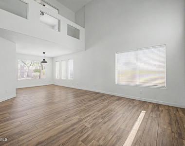 28433 N 47th Street - Photo Thumbnail 4