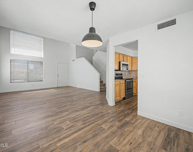 28433 N 47th Street - Photo Thumbnail 9