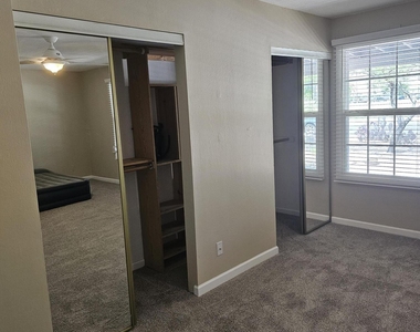 1409 E Alameda Drive - Photo Thumbnail 7