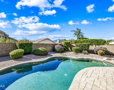 4633 E Robin Lane - Photo Thumbnail 31