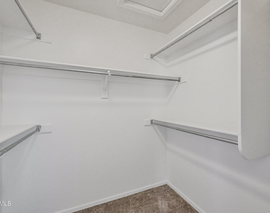 4633 E Robin Lane - Photo Thumbnail 23