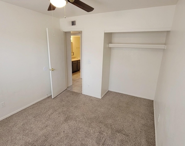 6155 E Greenway Street - Photo Thumbnail 14
