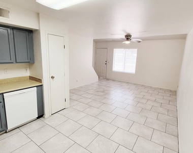 6155 E Greenway Street - Photo Thumbnail 12
