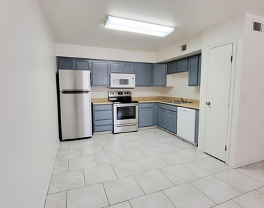 6155 E Greenway Street - Photo Thumbnail 10