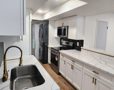 730 E North Lane - Photo Thumbnail 7