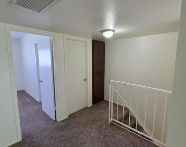 731 E Vaughn Drive - Photo Thumbnail 15