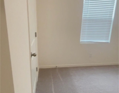 16663 W Christy Drive - Photo Thumbnail 6