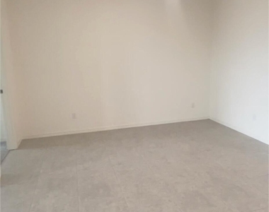 16663 W Christy Drive - Photo Thumbnail 8