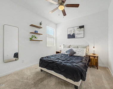 4370 W Suncup Drive - Photo Thumbnail 16