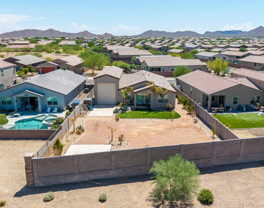 4370 W Suncup Drive - Photo Thumbnail 37