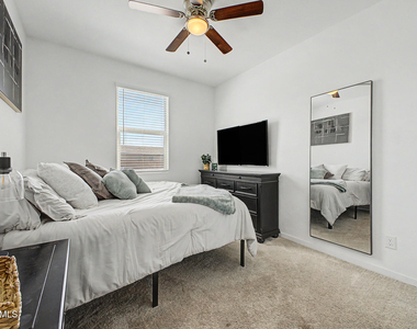4370 W Suncup Drive - Photo Thumbnail 15