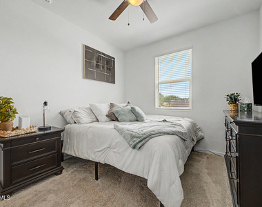 4370 W Suncup Drive - Photo Thumbnail 14