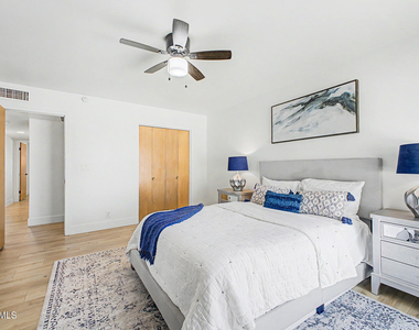 1010 W 13th Street - Photo Thumbnail 14