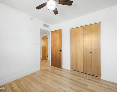 1010 W 13th Street - Photo Thumbnail 23