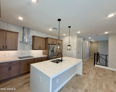 2121 W Sonoran Desert Drive - Photo Thumbnail 8