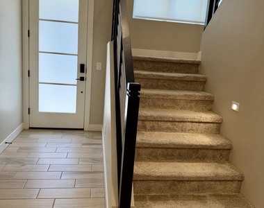 2121 W Sonoran Desert Drive - Photo Thumbnail 3