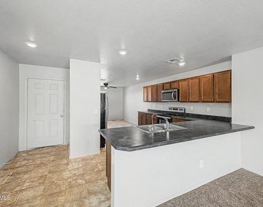 1353 W Pima Avenue - Photo Thumbnail 12