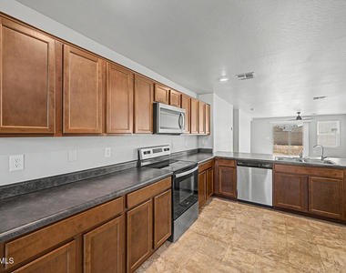 1353 W Pima Avenue - Photo Thumbnail 16