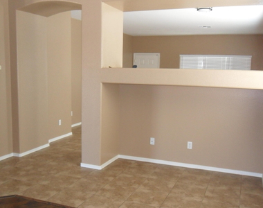 13900 N 146th Lane - Photo Thumbnail 4