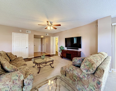 10330 W Thunderbird Boulevard - Photo Thumbnail 4