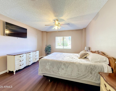 10330 W Thunderbird Boulevard - Photo Thumbnail 11