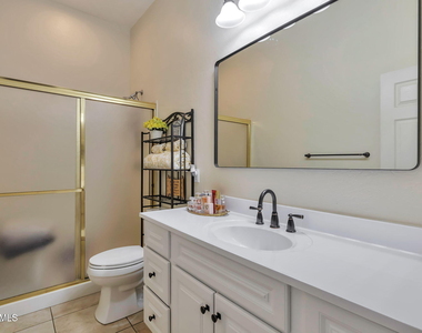 8807 W Carole Lane - Photo Thumbnail 21