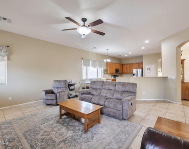 8807 W Carole Lane - Photo Thumbnail 13