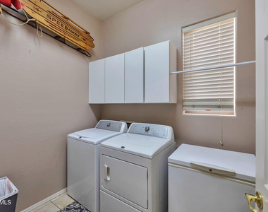 8807 W Carole Lane - Photo Thumbnail 24