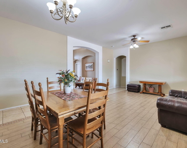 8807 W Carole Lane - Photo Thumbnail 6
