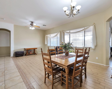 8807 W Carole Lane - Photo Thumbnail 7