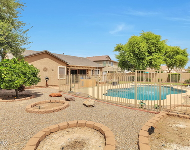 8807 W Carole Lane - Photo Thumbnail 27