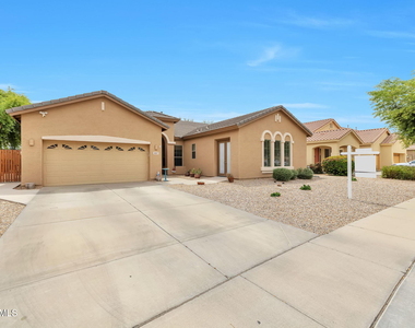 8807 W Carole Lane - Photo Thumbnail 2