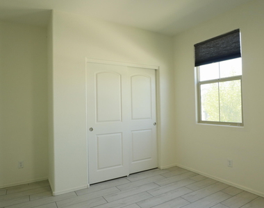 2413 W Sunland Avenue - Photo Thumbnail 6