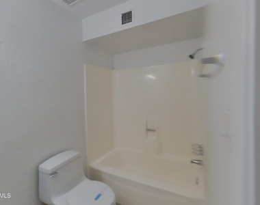 646 W Enid Avenue - Photo Thumbnail 11