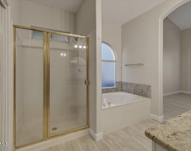 20385 N 54 Th Avenue - Photo Thumbnail 25