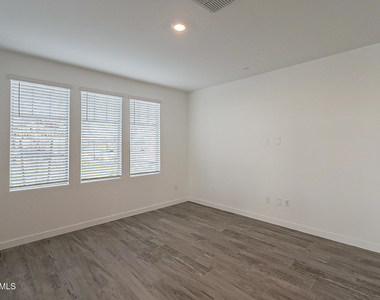4100 S Pinelake Way - Photo Thumbnail 5