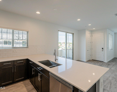 4100 S Pinelake Way - Photo Thumbnail 12