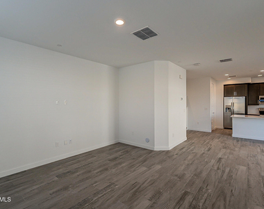 4100 S Pinelake Way - Photo Thumbnail 6