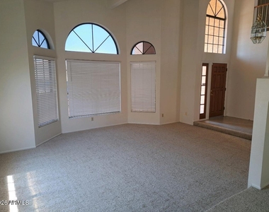 98 E Evelyn Lane - Photo Thumbnail 6