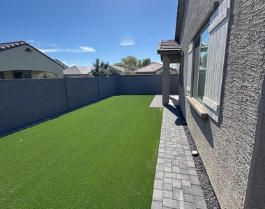 10275 W Amelia Avenue - Photo Thumbnail 17