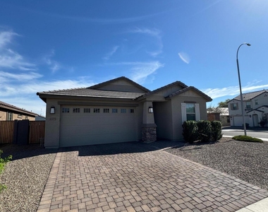 10275 W Amelia Avenue - Photo Thumbnail 1