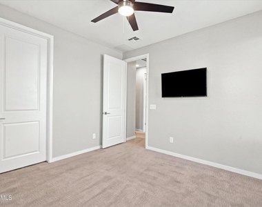 901 S Smith Road - Photo Thumbnail 24