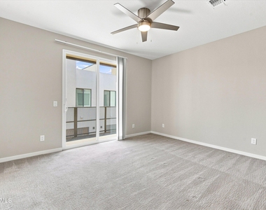 901 S Smith Road - Photo Thumbnail 13