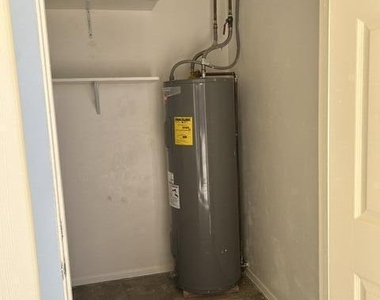 744 S Jones Street - Photo Thumbnail 11