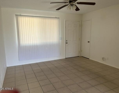 744 S Jones Street - Photo Thumbnail 4