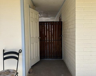 744 S Jones Street - Photo Thumbnail 13